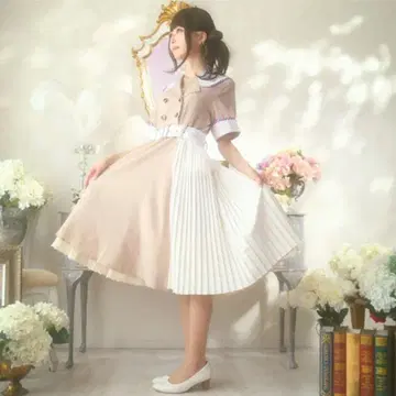 Favorite 에어메일 원피스 무릎 기장 트렌치 트리코롤