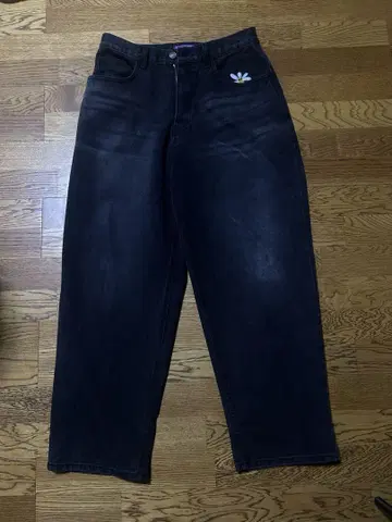 LABROS 블랙 데님 M 사이즈 꽃 자수
