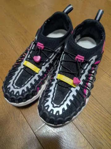 킨 유니크 스니커즈