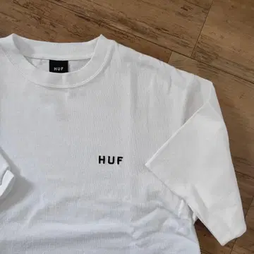 HUF 화이트 티셔츠 M