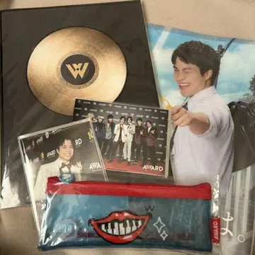 WEST. LIVE TOUR AWARD 굿즈 세트