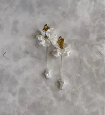sassy. 2way hanabira pearl pierce
