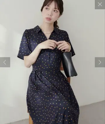 내추럴 꾸뛰르 스키퍼 카라 플레어 소매 원피스 도트 무늬