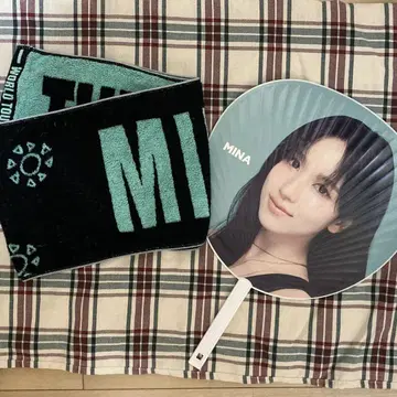 TWICE this is for 라이브 굿즈 미나 부채 타월