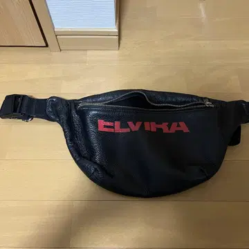 ELVIRA 블랙 바디백