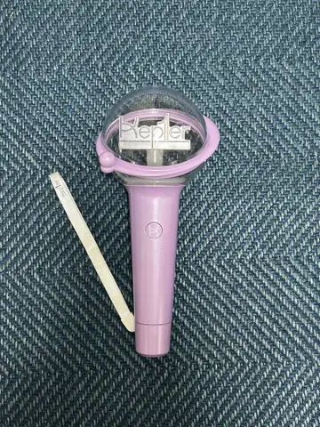 Kep1er 공식 응원봉 포토 카드 포함
