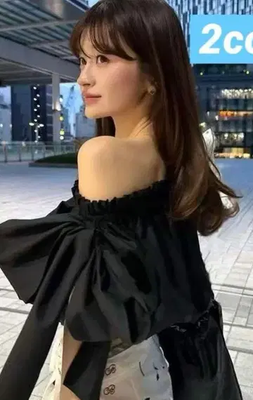Bibiy. NUNA RIBBON TOP
