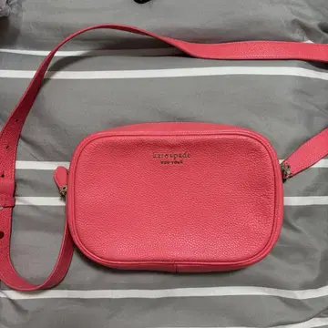kate spade 핑크 바디백
