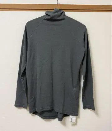 새상품. 파드칼레 pas de calais 터틀 롱 티셔츠 그레이