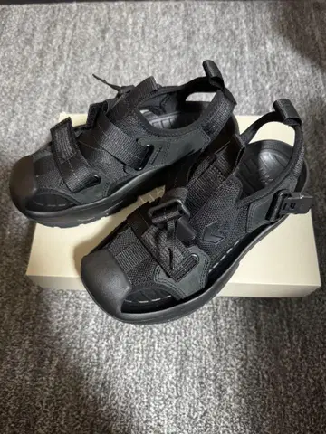 블랙 스포츠 샌들 converse