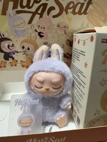정품 LABUBU Have A Seat ZIZI 러브부 팝 마트