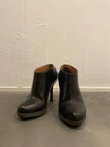 Dr. Martens 부티 NEVENA UK4(23cm)