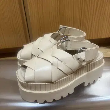 지나시스 비거 메쉬 샌들 M