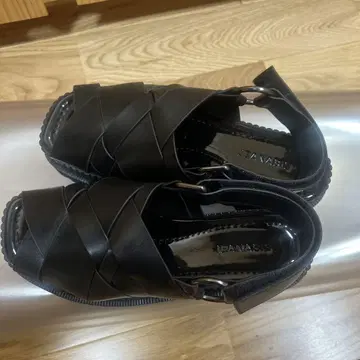지나시스 비거 메쉬 샌들 M