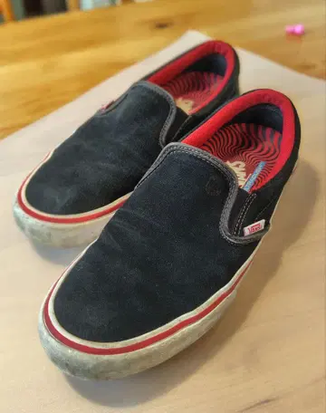 VANS SPITFIRE 블랙 올 스웨이드 슬립온