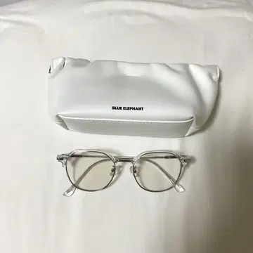 BLUE ELEPHANT 클리어 오벌 안경