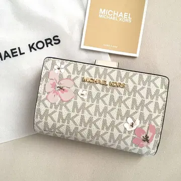 새상품 마이클코어스 MICHEAL KORS 정가 41,800엔 지갑