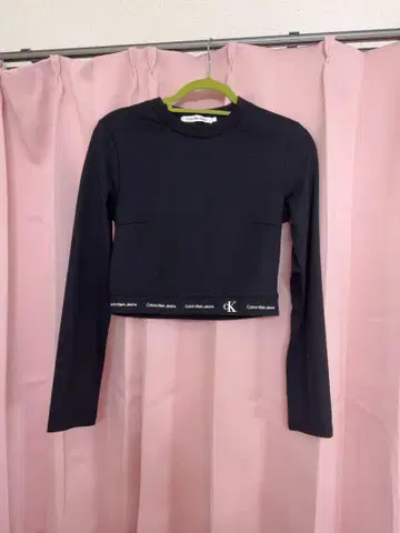 Calvin Klein Jeans 블랙 크롭 티셔츠 S