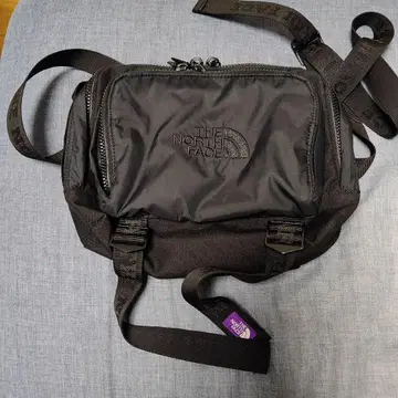 THE NORTH FACE 블랙 숄더백 퍼플 라벨