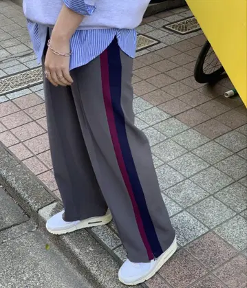 새상품 mi via loca 사이드 라인 센터 시 팬츠 짙은 그레이 프리