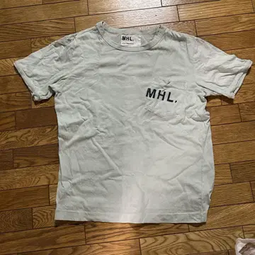MHL. 라이트 그린 포켓 티셔츠