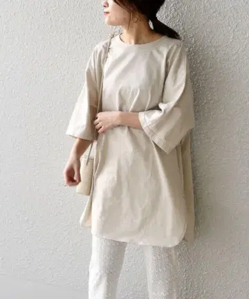 SHIPS 사이드 슬릿 빅 TEE 내추럴