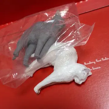 고양이 피규어 2개