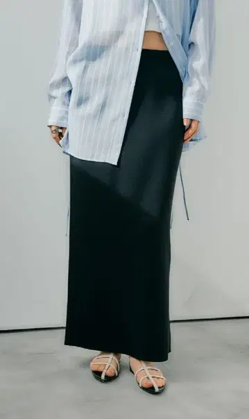 새상품 렙심 14게이지 니트 내로우 스커트