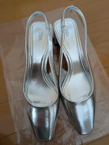 ZARA 메탈릭 슬링백 하이힐 펌프스 26cm 40 사이즈