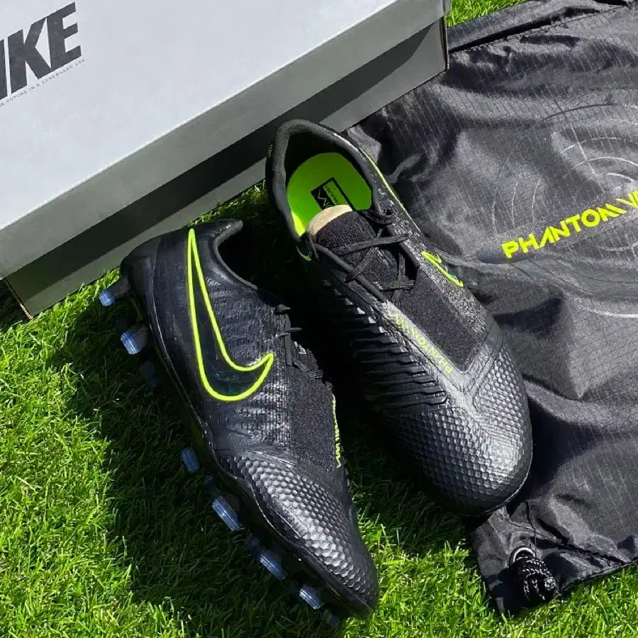 NIKE ファントムヴェノム エリート SG-PRO