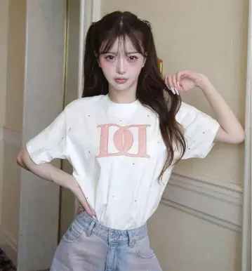 Darich 다리치 퀼팅 아플리케 비쥬 T셔츠 WHT