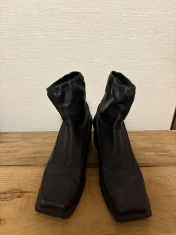 ISSEI MIYAKE 스퀘어토 부츠