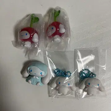 시나몬 롤 시나몬 가챠가챠 키링 피규어 체리