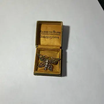 Maison du Bijou 나비 브로치