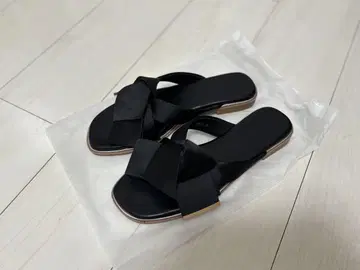 RANDA 리본 샌들 블랙 로우 힐