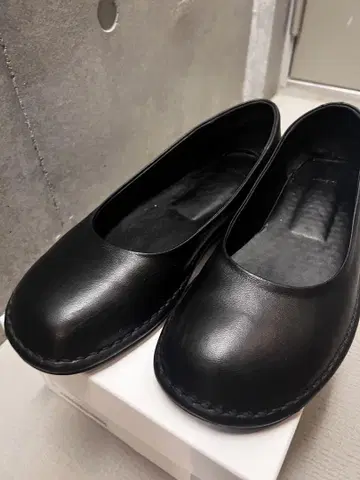 Amomento Rounded Flats 로퍼 신발