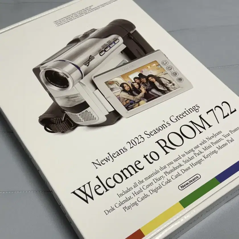 ニュージーンズ　シーズンズ　グリーティングズ　NewJeans 2023 NewJeans - 2023 Season's Greetings [Welcome to ROOM 722]