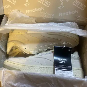 Reebok/SixTONES 콜라보 스니커즈 클럽 C 85 빈티지
