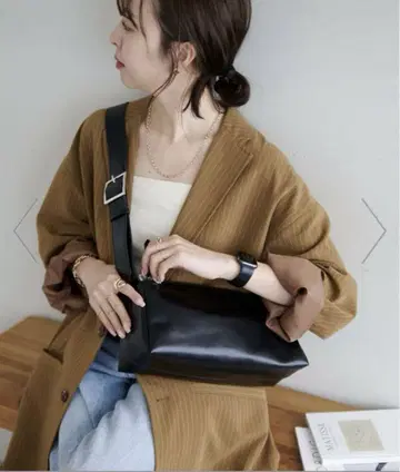 멀티 WAY 원 핸들 숄더백 블랙 디스코트