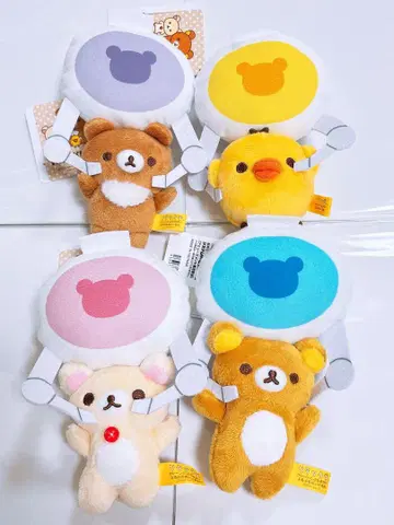 리락쿠마 크레인에 매달린 봉제 인형 리락쿠마 4종 세트
