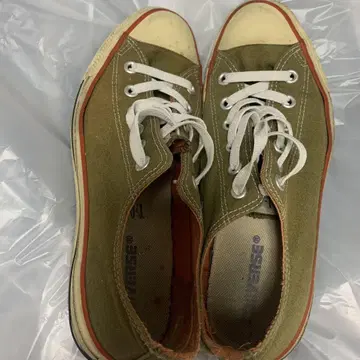 컨버스 올리브 컬러 로우 컷 스니커즈