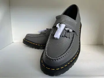 Dr.martens 태슬 로퍼