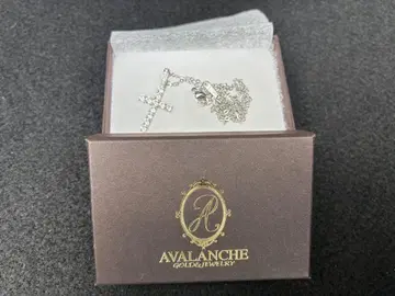 AVALANCHE 화이트 골드 10K 십자가 목걸이