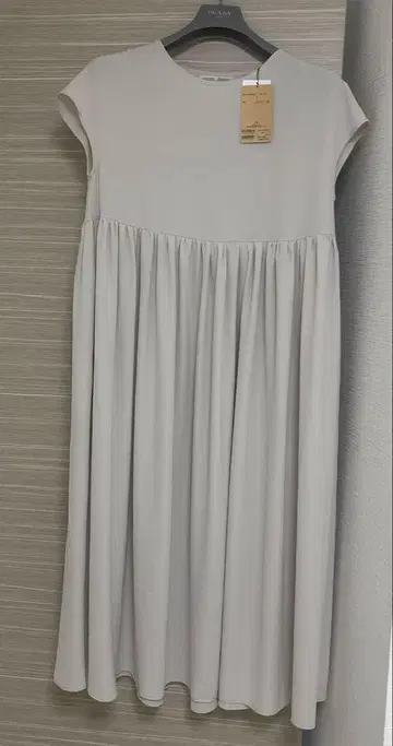 프렌치 개더 원피스