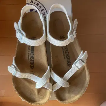 BIRKENSTOCK 화이트 샌들 23cm 박스 있음