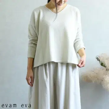 2019년 캐시미어 풀오버 하자 있음. evam eva