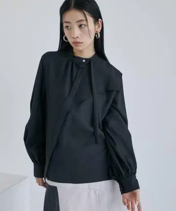 크라운 요크 블라우스 - 워셔블 - 블랙