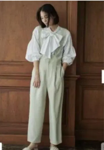 #Newans 해시 뉴앙스 빅 리본 블라우스