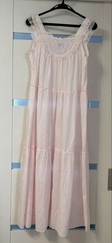 레이스가 귀여운 원피스