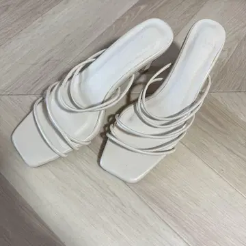 아이보리 화이트 뮬 7cm 힐